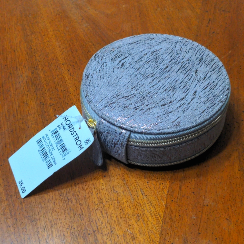 Norstrom metallic taupe zebra jewelry traveler
